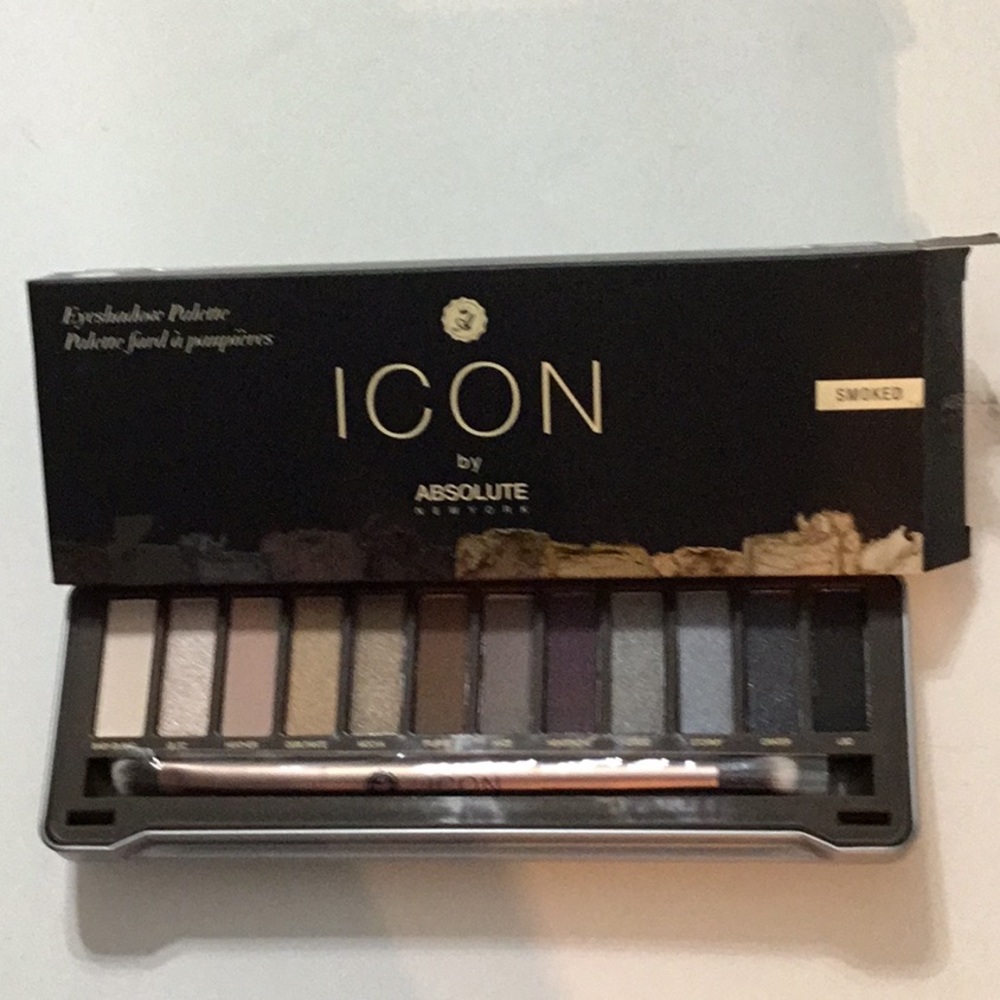 Absolute Icon smoked eyeshadow palette 12 colors included